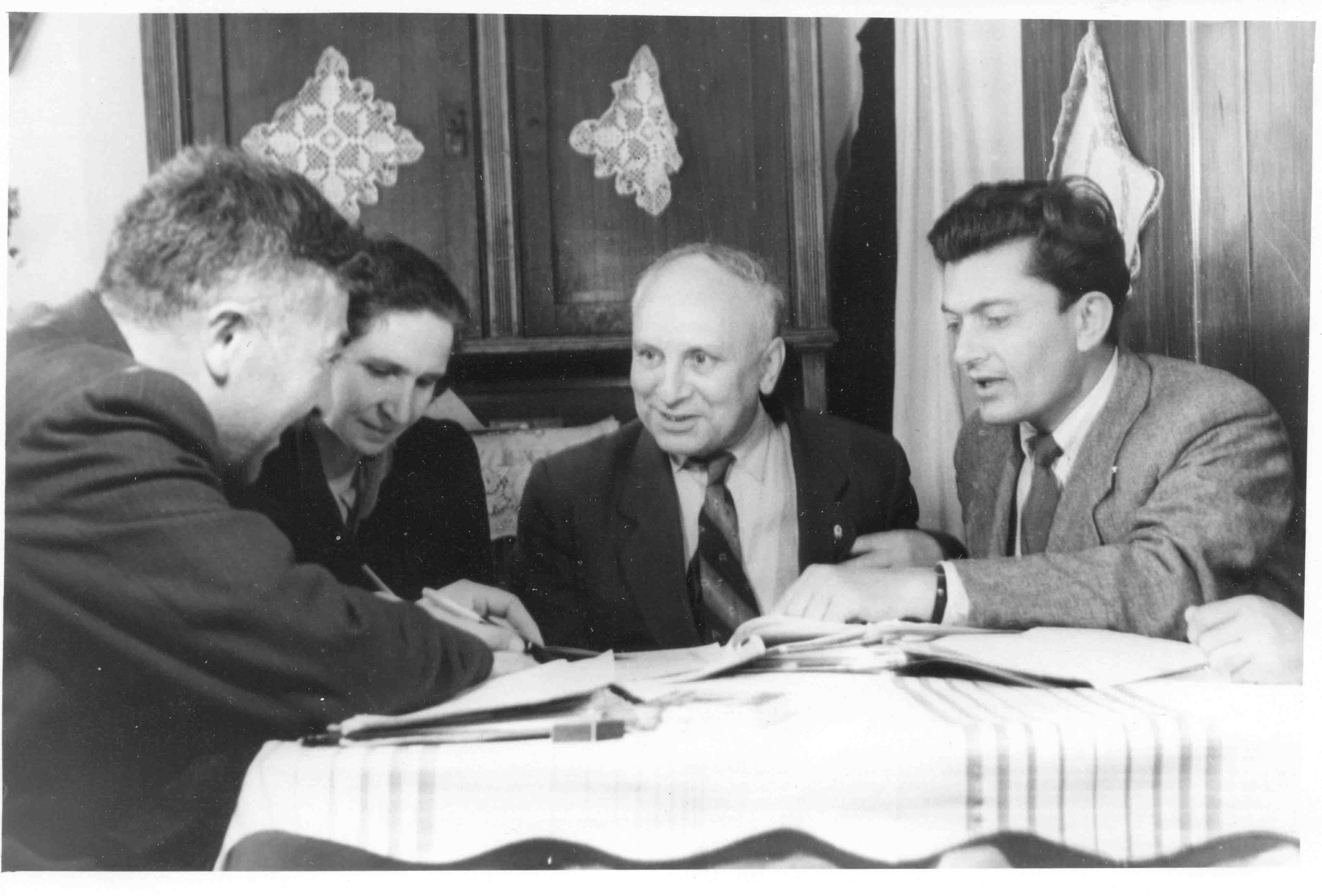 1950-60-е гг. Слева направо: (?), Г.И. Мадиева, Е.А. Бокарев, Я.Г. Сулейманов