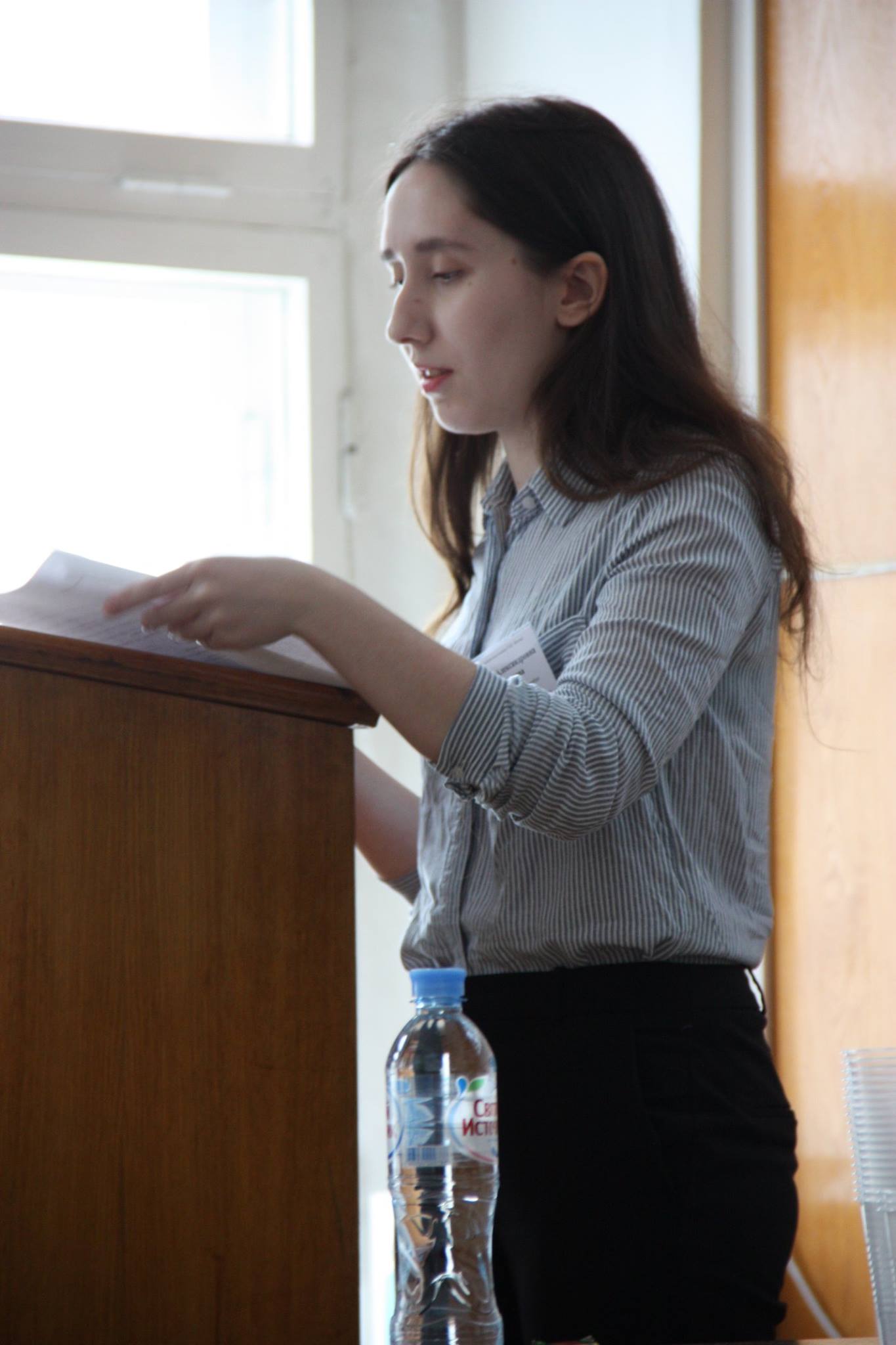 Д. А. Сапарова (ВШЭ СПб, Санкт-Петербург) с докладом «Согласование по числу прилагательных в удмуртском языке»