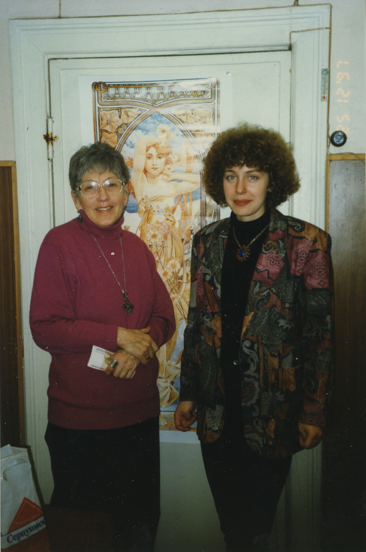 1997 г. В секторе теоретического языкознания. Вероника Николаевна со своей ученицей Дашей Малишевской