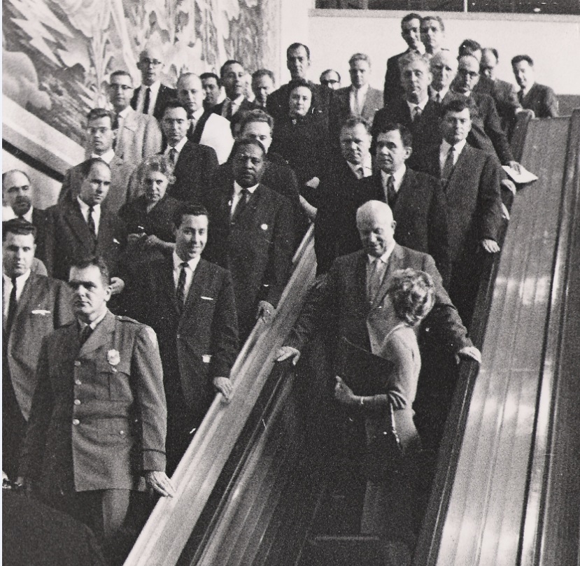 Ю.С. Степанов во время сессии Генассамблеи ООН  в качестве переводчика в 1960 г.